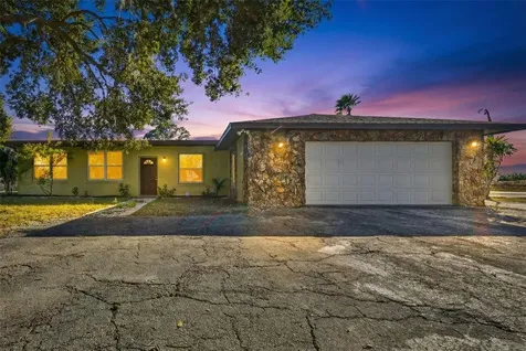 8812 Oakwood Drive Lake Wales FL 33898