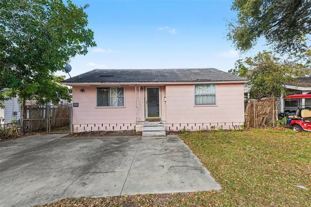 2405 44th Street S St Petersburg FL 33711