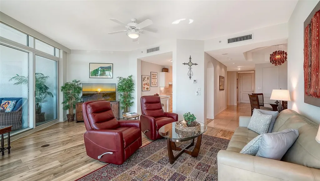 340 S Palm Avenue Sarasota FL 34236