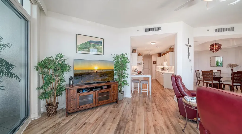 340 S Palm Avenue Sarasota FL 34236