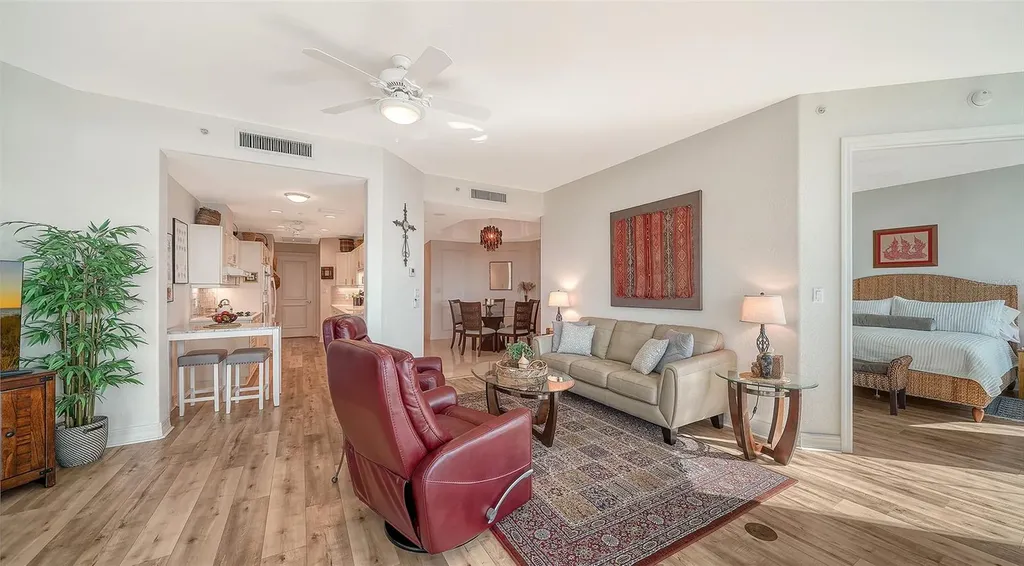 340 S Palm Avenue Sarasota FL 34236