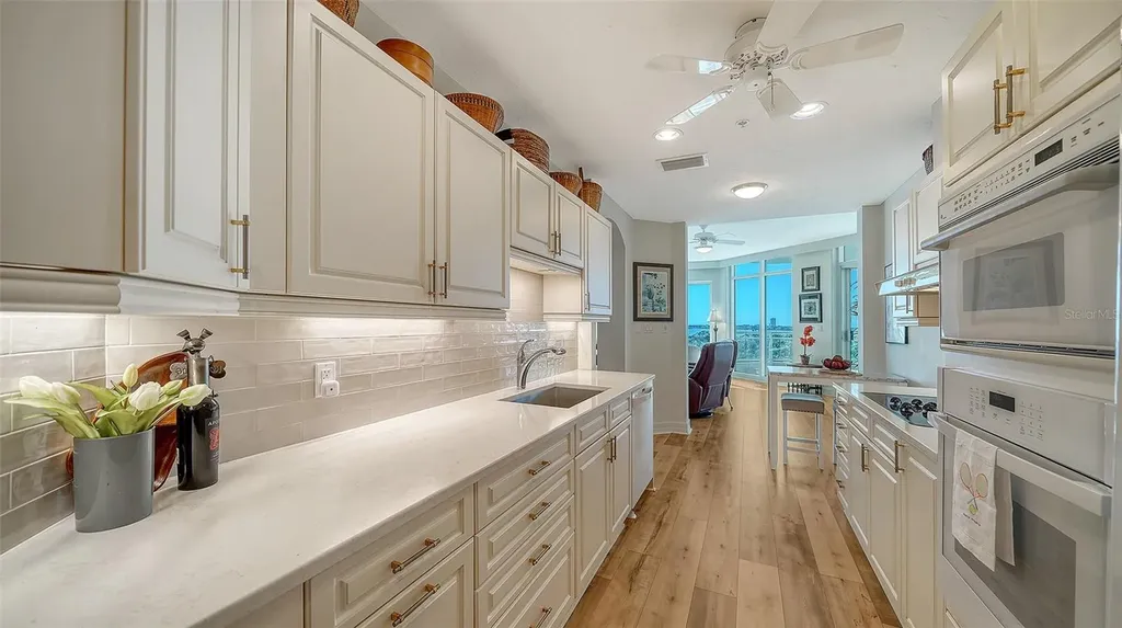 340 S Palm Avenue Sarasota FL 34236
