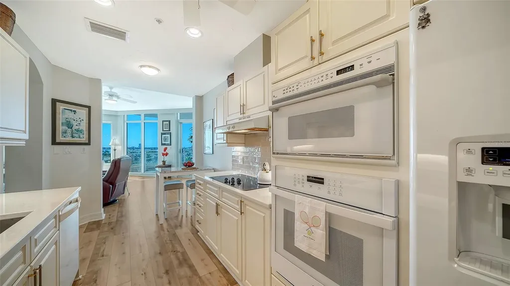 340 S Palm Avenue Sarasota FL 34236