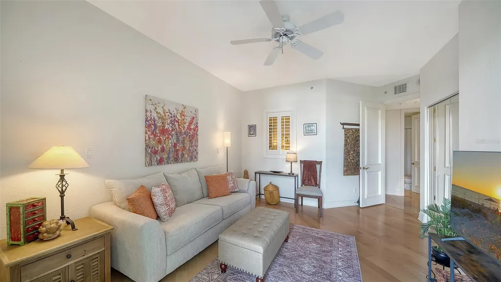 340 S Palm Avenue Sarasota FL 34236
