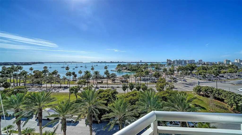 340 S Palm Avenue Sarasota FL 34236