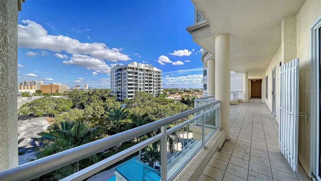 340 S Palm Avenue Sarasota FL 34236