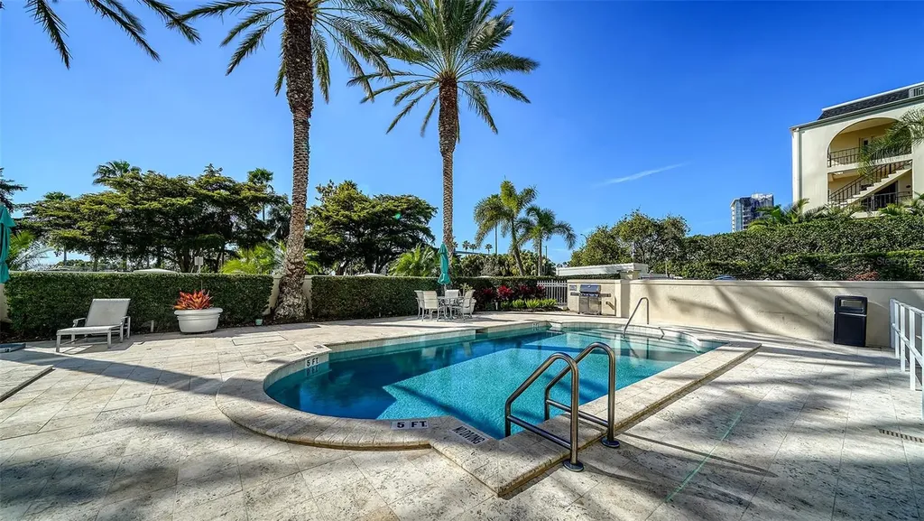 340 S Palm Avenue Sarasota FL 34236