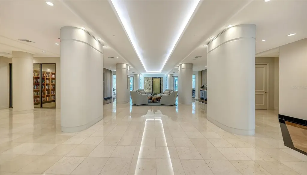 340 S Palm Avenue Sarasota FL 34236