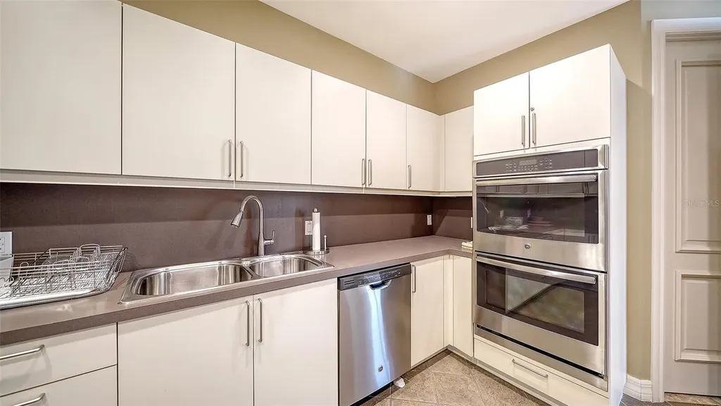 340 S Palm Avenue Sarasota FL 34236