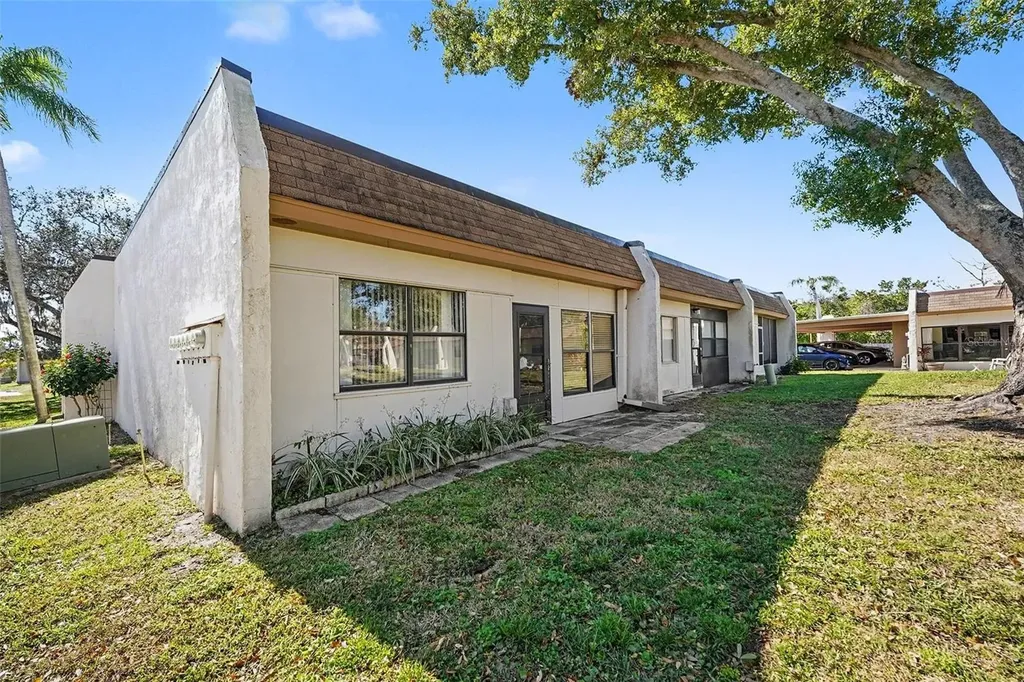 1522 Mission Hills Boulevard Clearwater FL 33759