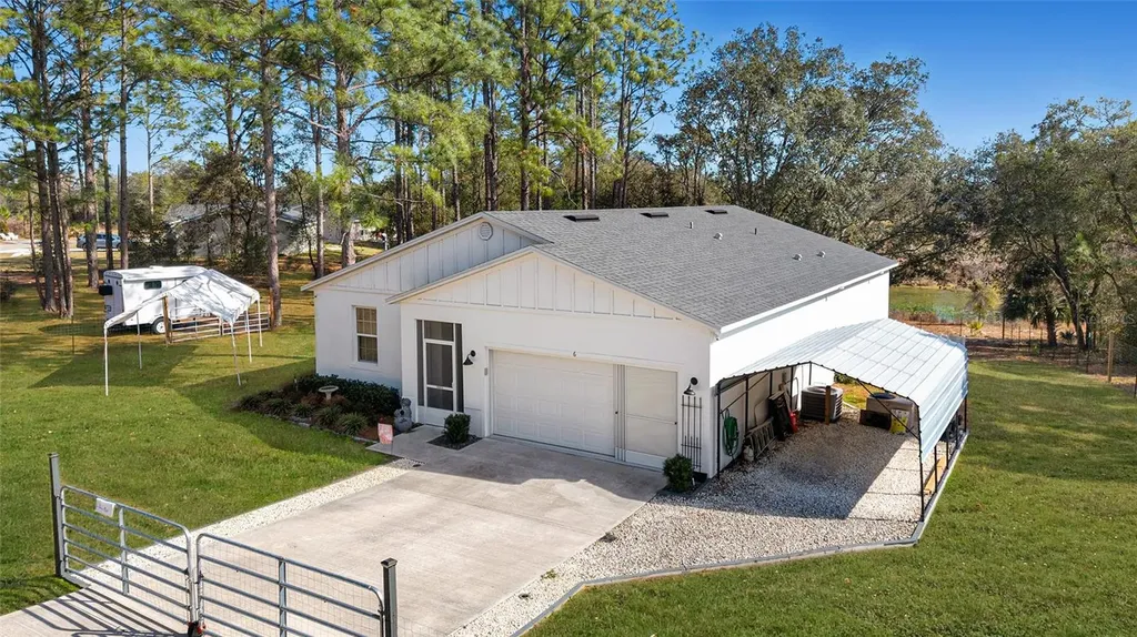 6 Malauka Circle Ocklawaha FL 32179
