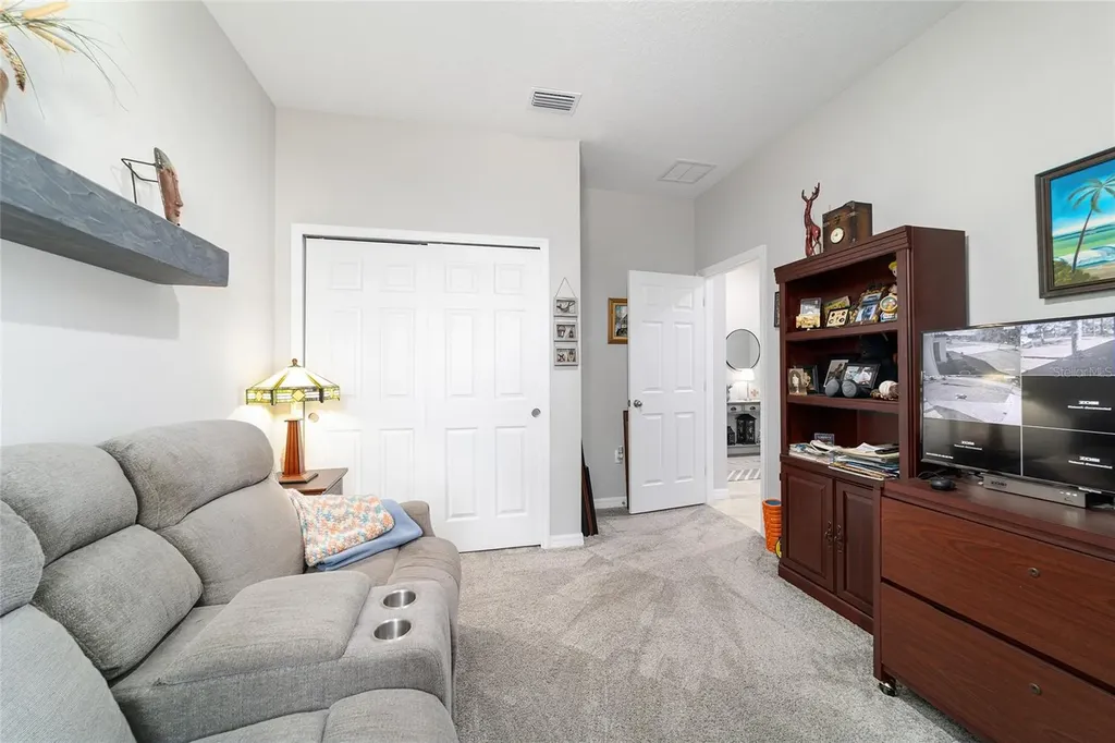 6 Malauka Circle Ocklawaha FL 32179