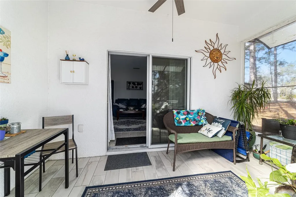 6 Malauka Circle Ocklawaha FL 32179