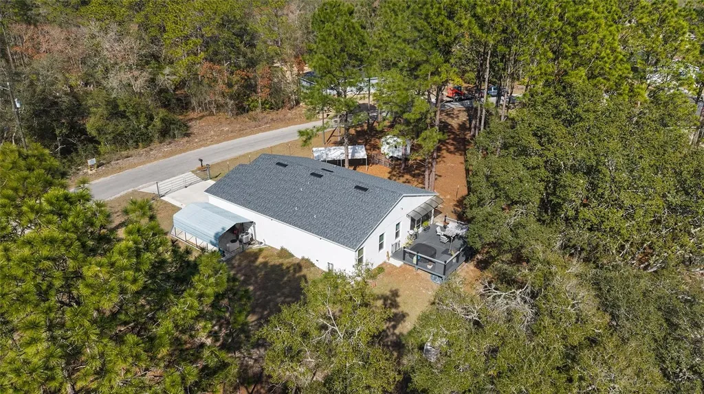 6 Malauka Circle Ocklawaha FL 32179