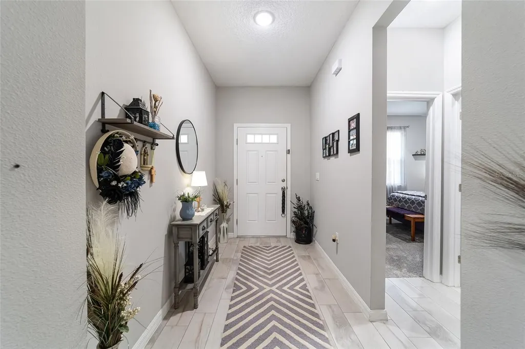 6 Malauka Circle Ocklawaha FL 32179