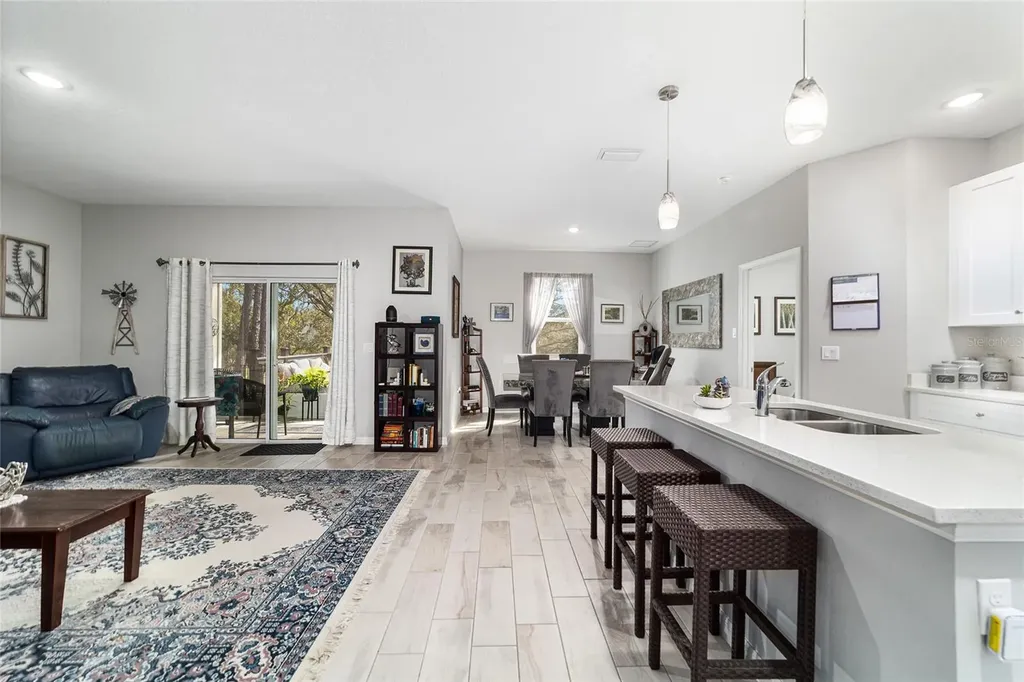 6 Malauka Circle Ocklawaha FL 32179