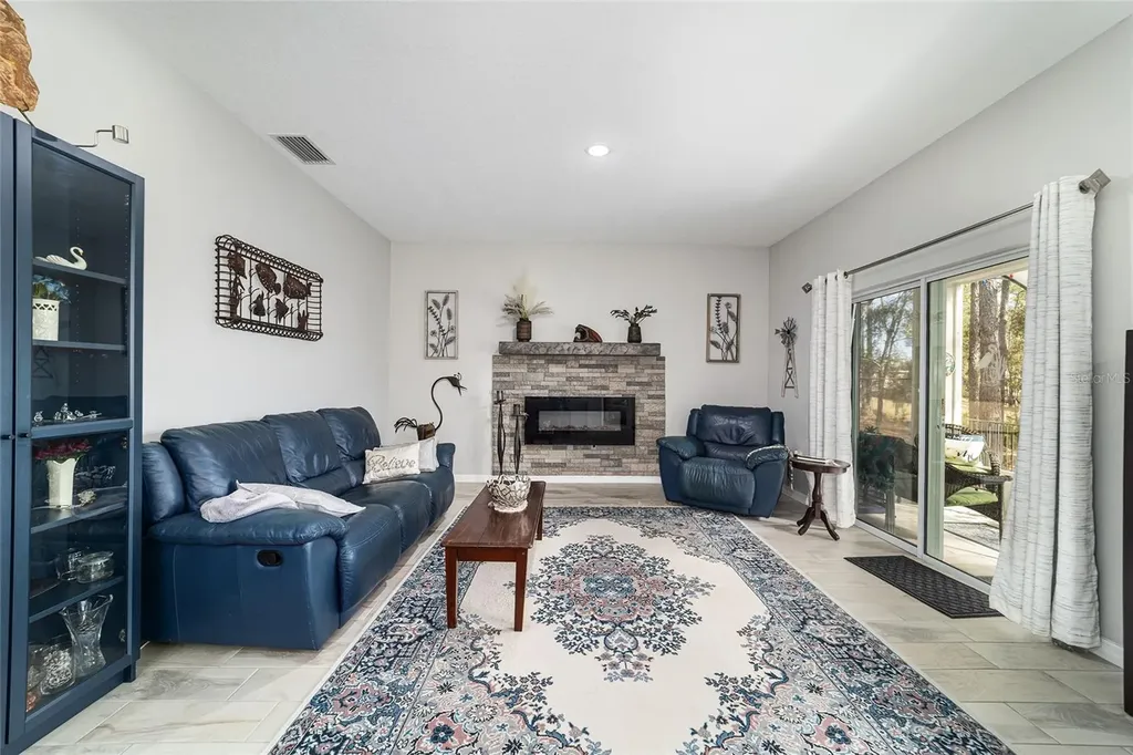 6 Malauka Circle Ocklawaha FL 32179