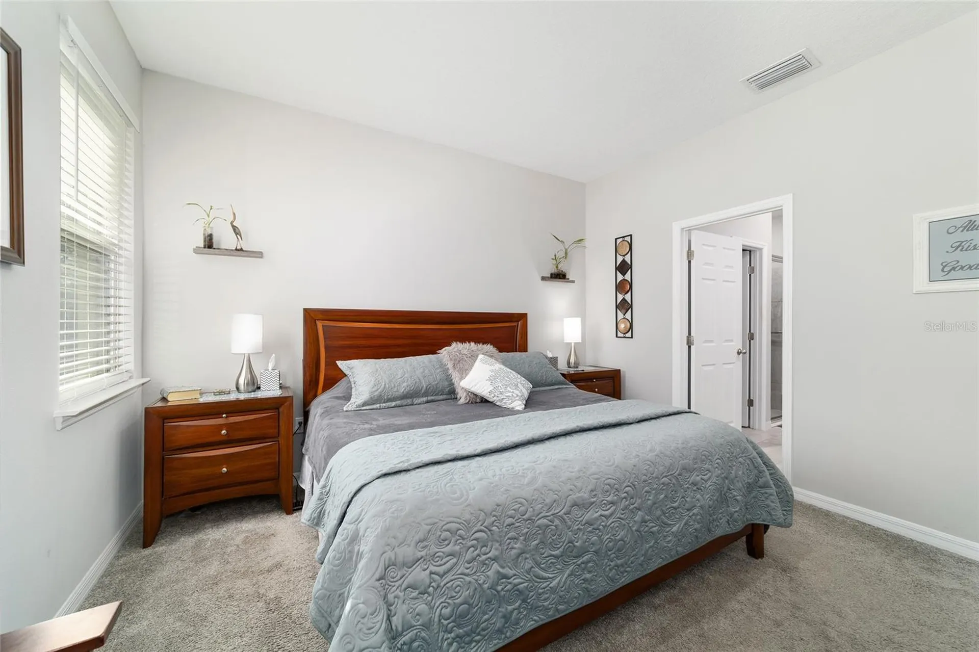 6 Malauka Circle Ocklawaha FL 32179