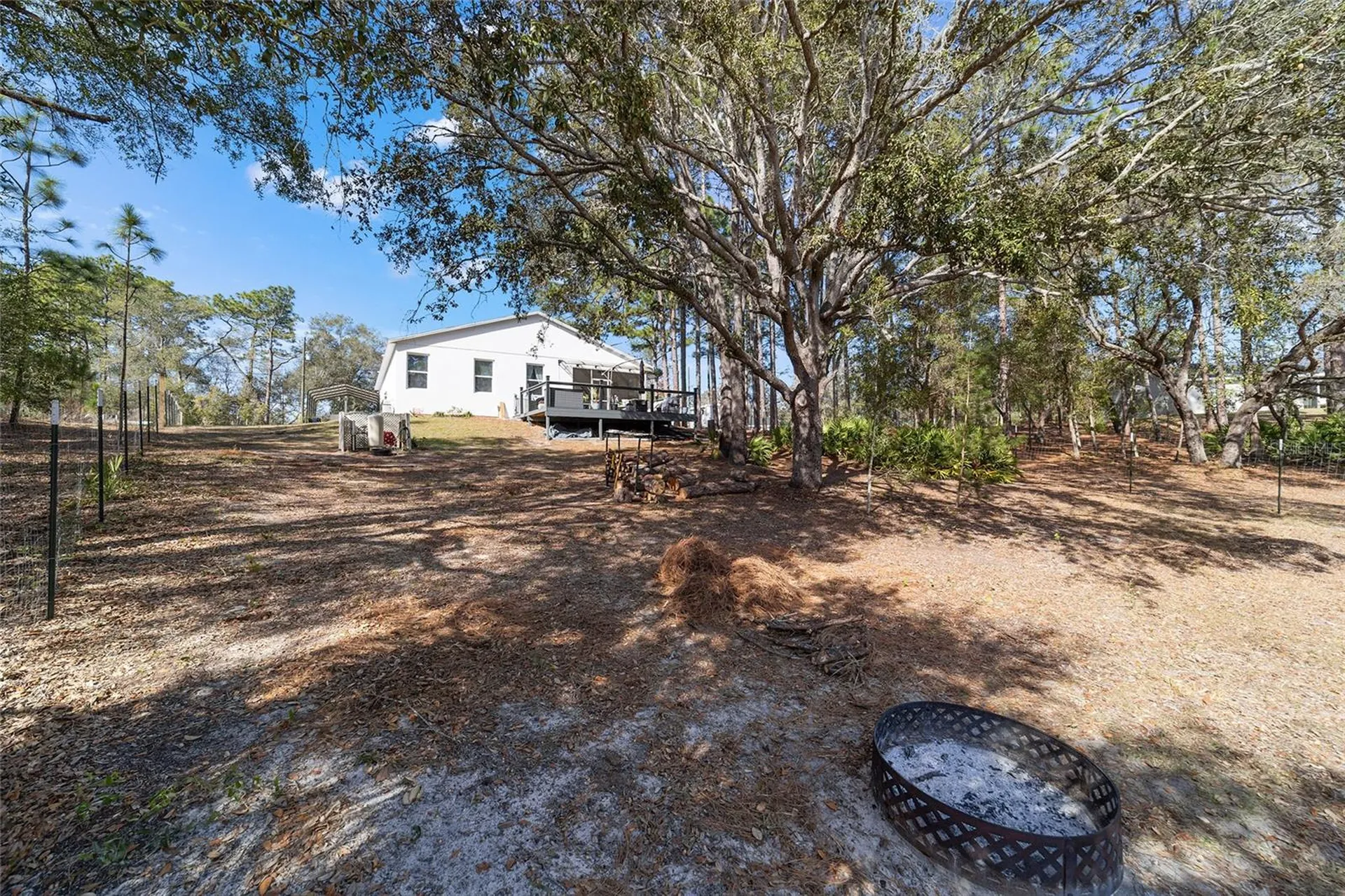 6 Malauka Circle Ocklawaha FL 32179