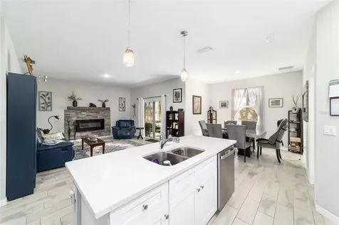 6 Malauka Circle Ocklawaha FL 32179