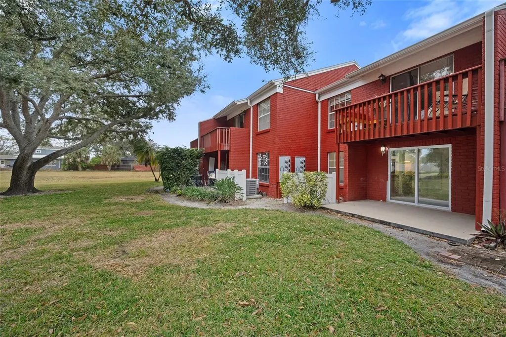 1290 83rd Avenue N St Petersburg FL 33702