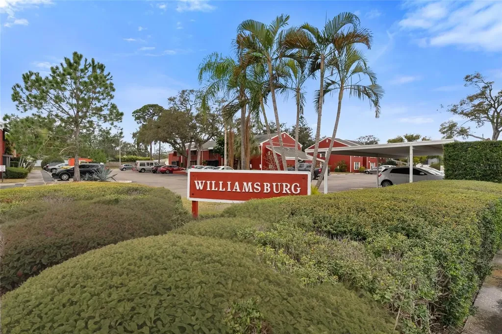 1290 83rd Avenue N St Petersburg FL 33702