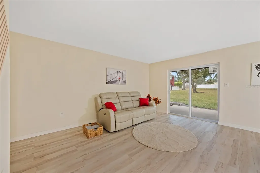 1290 83rd Avenue N St Petersburg FL 33702