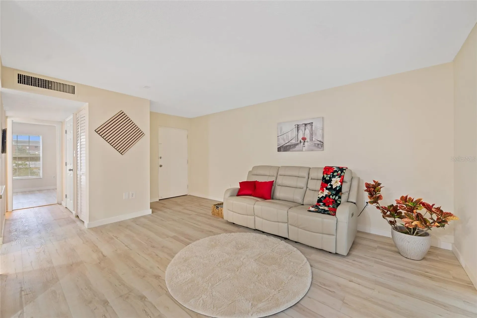 1290 83rd Avenue N St Petersburg FL 33702