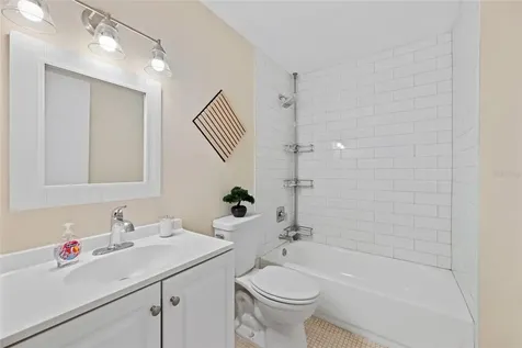 1290 83rd Avenue N St Petersburg FL 33702
