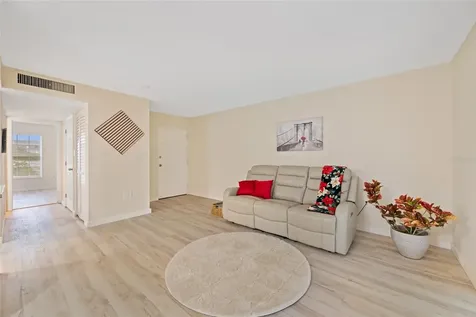 1290 83rd Avenue N St Petersburg FL 33702