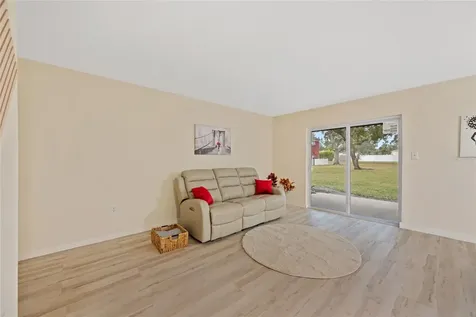 1290 83rd Avenue N St Petersburg FL 33702