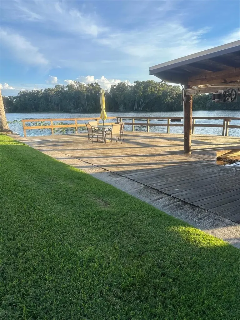 1640 Juno Trail Astor FL 32102