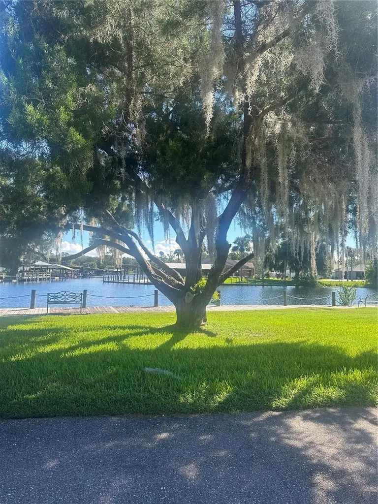 1640 Juno Trail Astor FL 32102