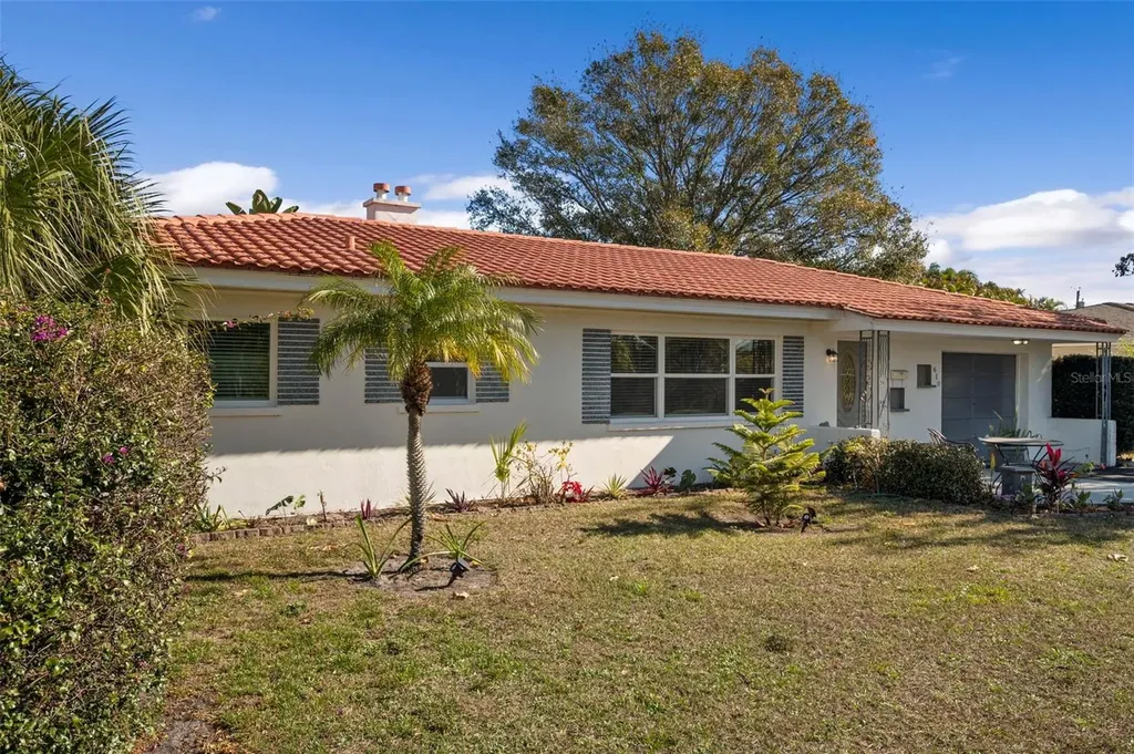 610 Palm Avenue Belleair FL 33756