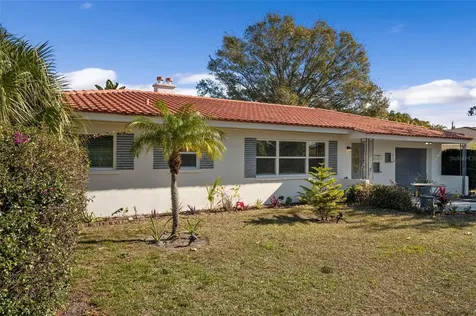 610 Palm Avenue Belleair FL 33756