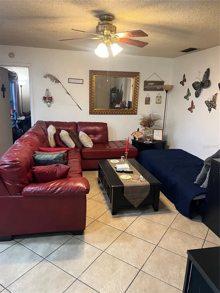 437 Hunter Circle Kissimmee FL 34758