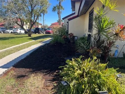437 Hunter Circle Kissimmee FL 34758