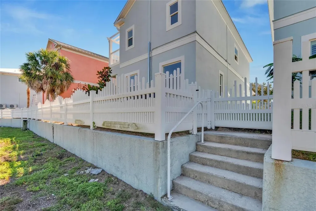 6516 Simone Shores Circle Apollo Beach FL 33572