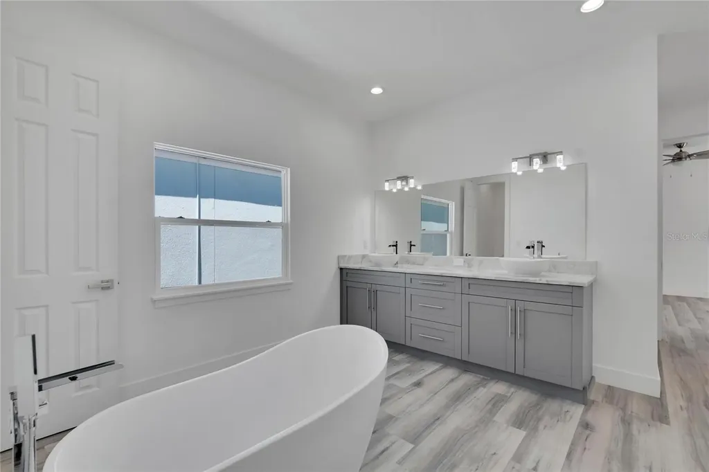 6516 Simone Shores Circle Apollo Beach FL 33572