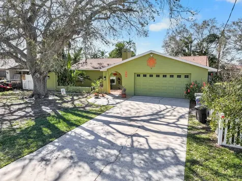 309 11th Street SW Ruskin FL 33570
