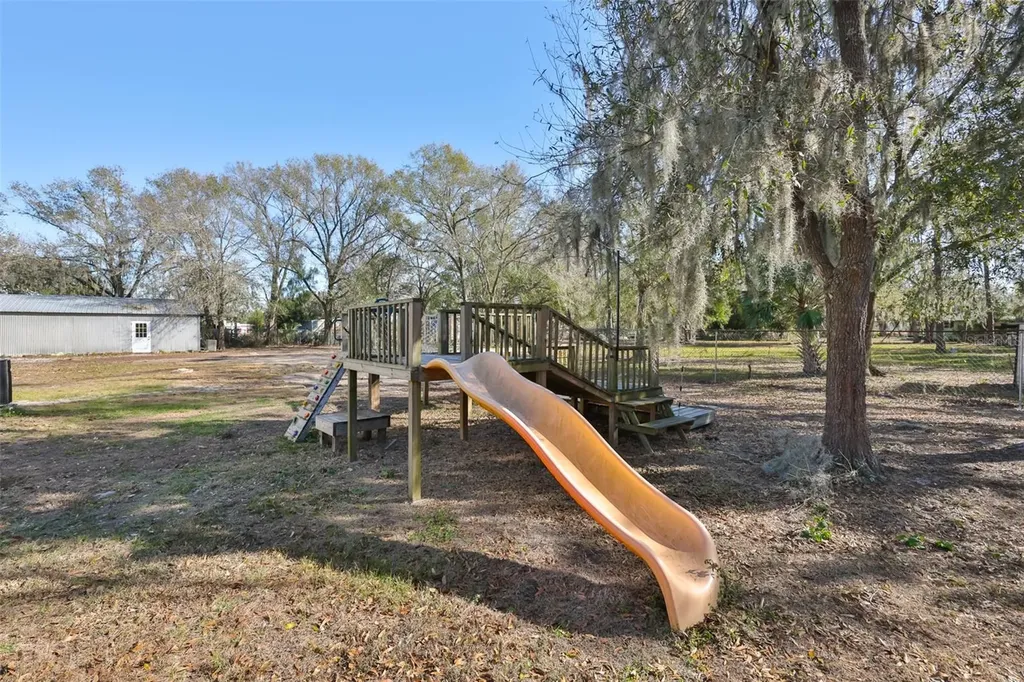 18711 Red Bird Lane Lithia FL 33547