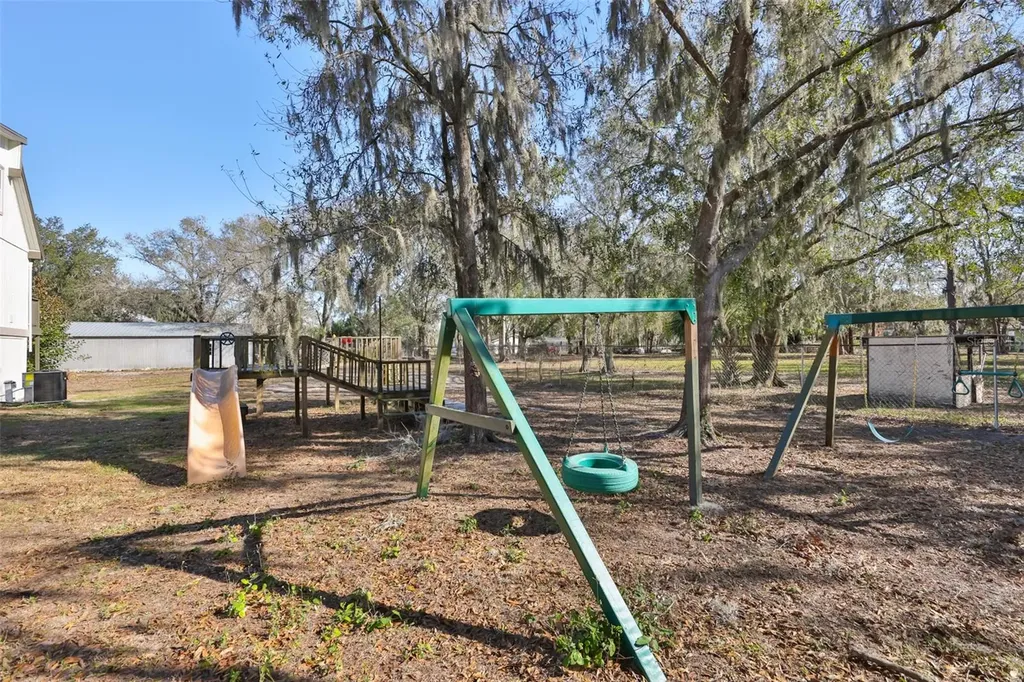 18711 Red Bird Lane Lithia FL 33547