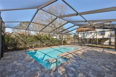 18711 Red Bird Lane Lithia FL 33547