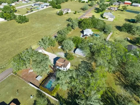 18711 Red Bird Lane Lithia FL 33547