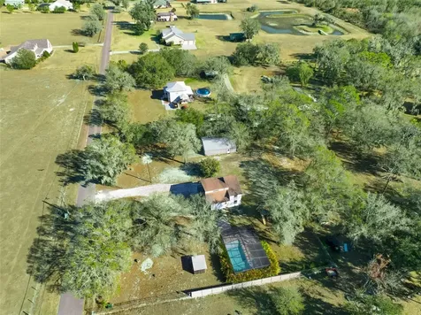 18711 Red Bird Lane Lithia FL 33547