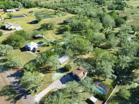 18711 Red Bird Lane Lithia FL 33547