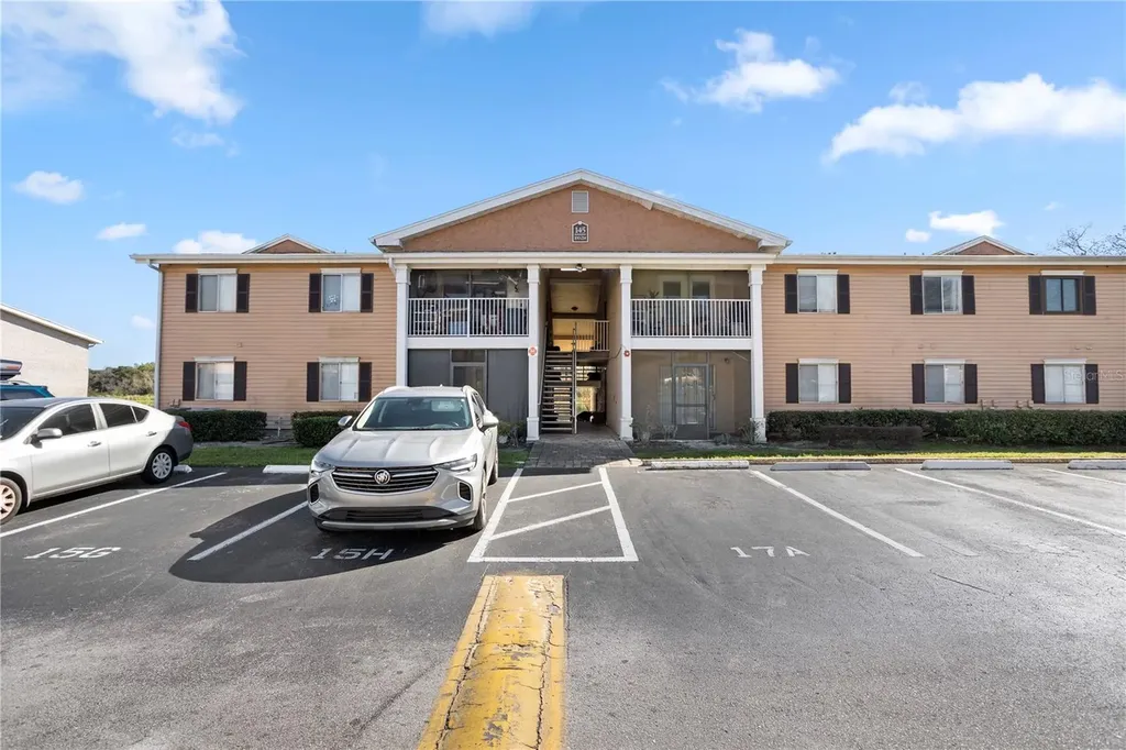 145 N Pearl Lake Causeway Altamonte Springs FL 32714