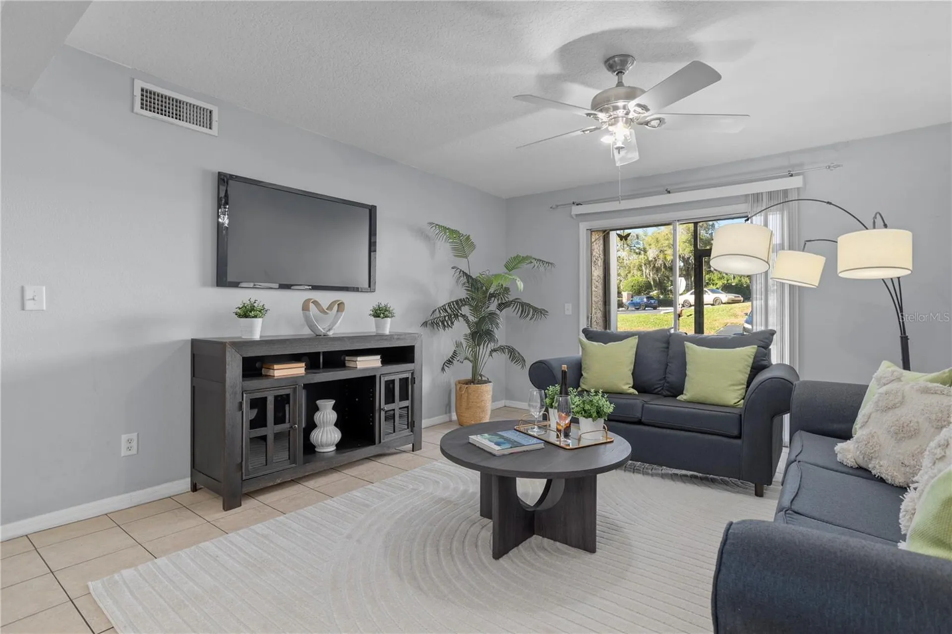 145 N Pearl Lake Causeway Altamonte Springs FL 32714
