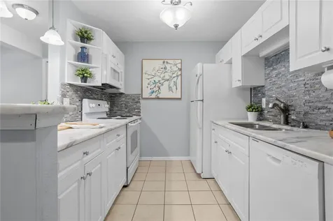 145 N Pearl Lake Causeway Altamonte Springs FL 32714