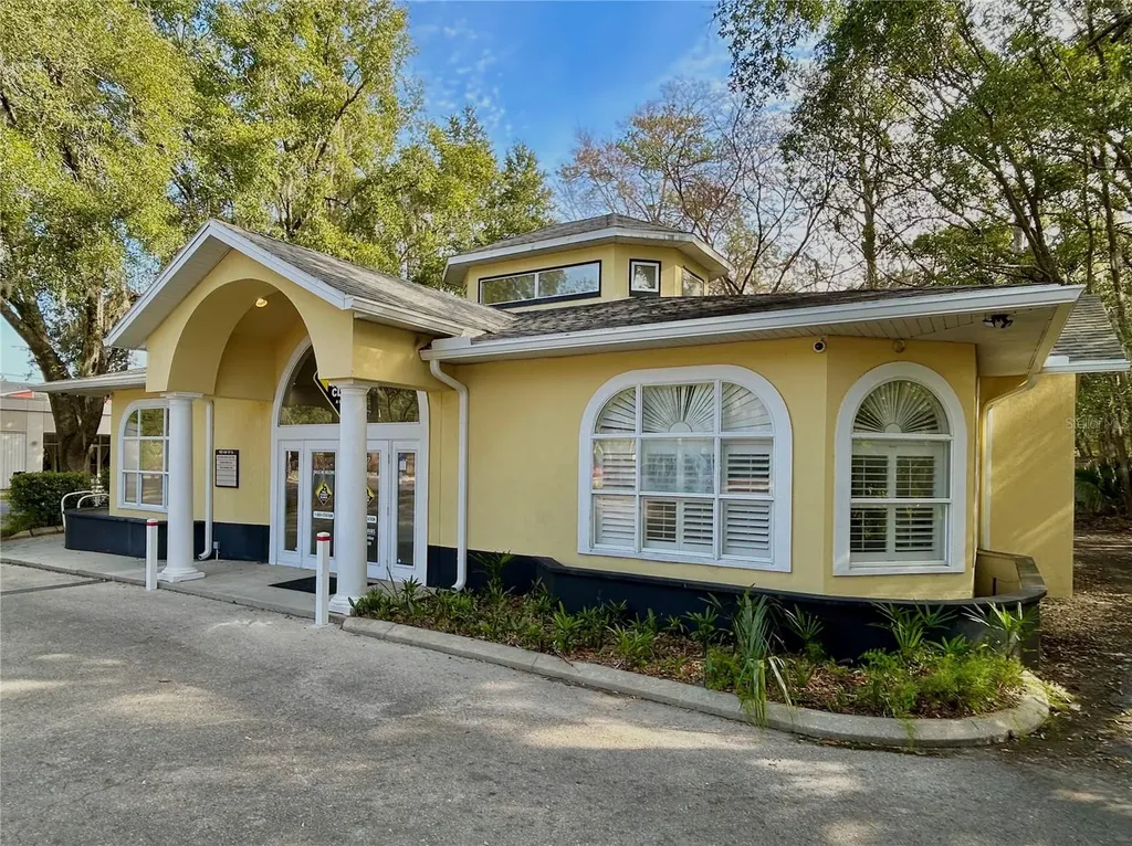 1927 NW 13th Street Gainesville FL 32609
